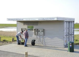 Nitrox-vulautomaat bij de Zeelandbrug Vernieuwde vulcontainer bij de Zeelandbrug - Foto: de WItte Boulevard
