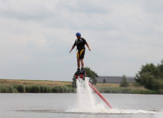 NOB opnieuw naar rechter om flyboarden Nionplas Flyboarder - Foto: Hans Vollebregt
