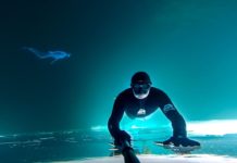 Free-dive in een bevroren meer